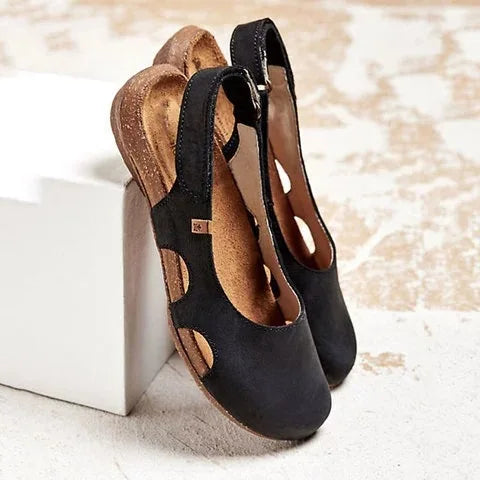 Anti-slip women's sandals with prominent arch support, ideal for summer and casual wear