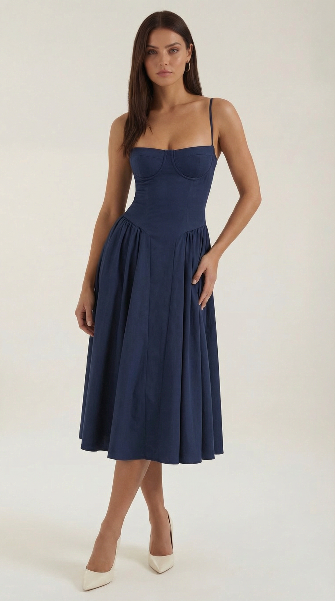 Chic floral corset midi dress for women, with an elegant sweetheart neckline.