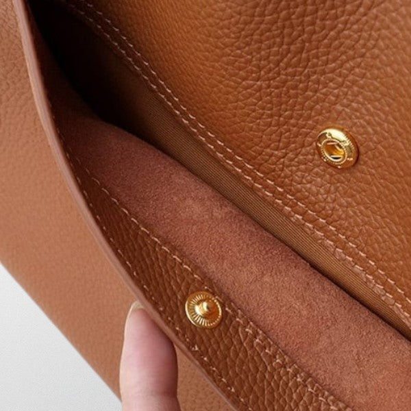 Durable genuine leather women's handbag, a chic and functional everyday shoulder bag