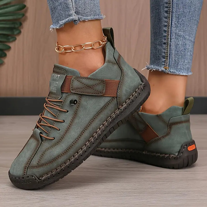 Casual women's orthopedic sneakers in a light color, ideal for all-day comfort and style