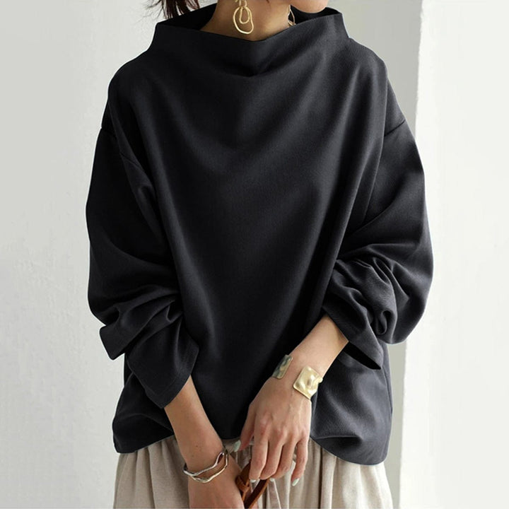 Comfortable women's long-sleeve top with high neck, a versatile piece for any wardrobe.