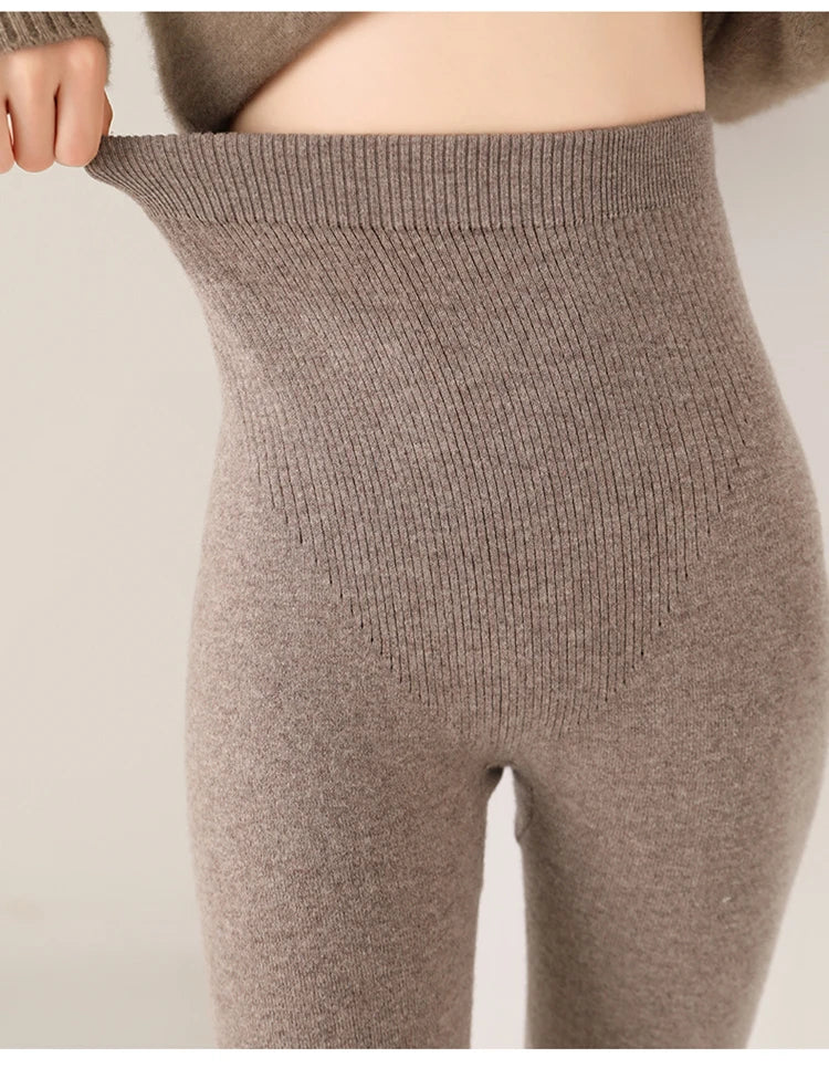 Premium women's cashmere leggings, high waist and soft-touch for ultimate winter comfort.