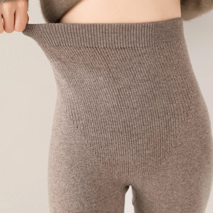 Everyday comfort: Women's high-waist cashmere leggings, soft, warm, and stylish.