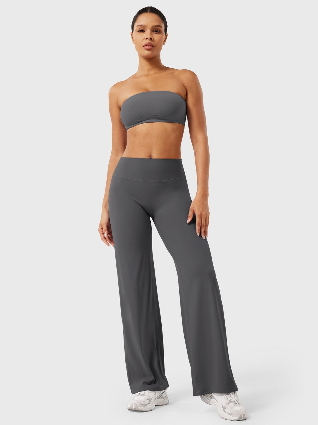 Front view of women's high waist flared pants, summer fashion, comfortable and versatile