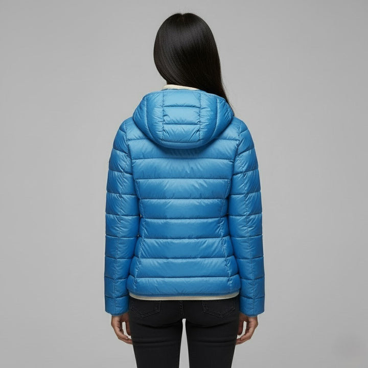 Lightweight and stylish women's puffer jacket, ideal for mild winter days
