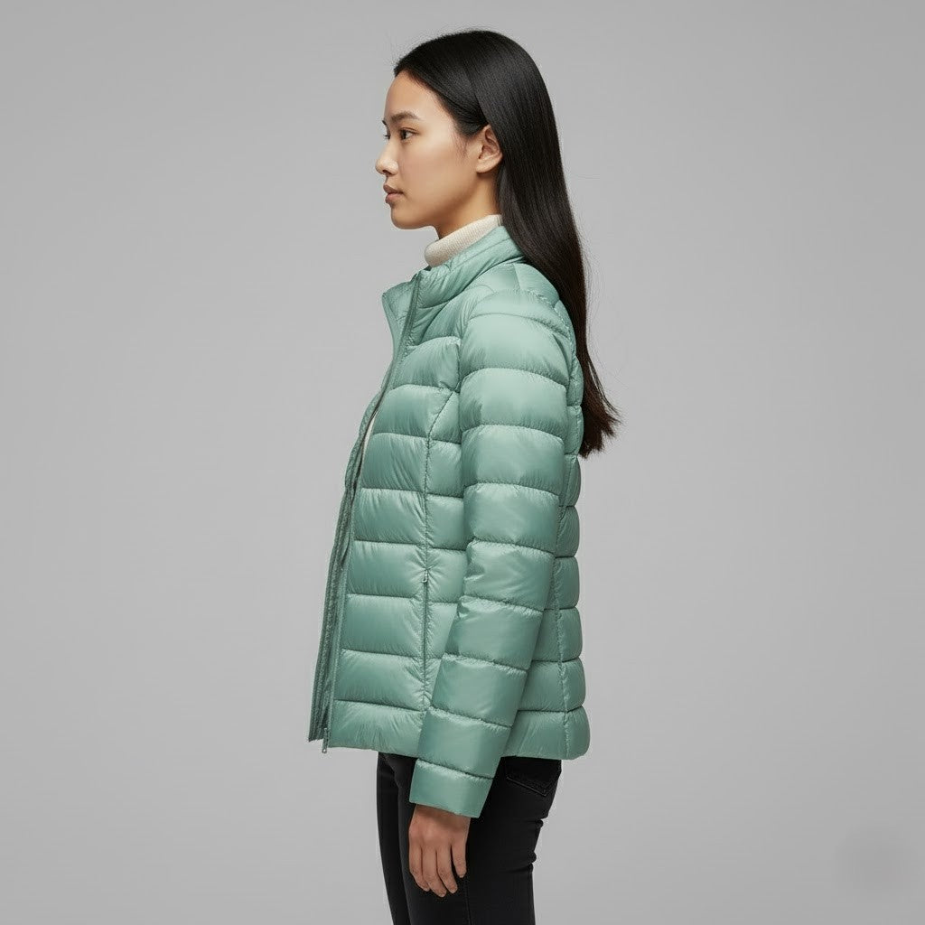 Casual women's hooded puffer jacket for winter, offering both warmth and trendiness