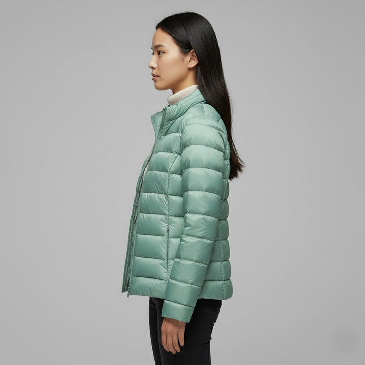 Casual women's hooded puffer jacket for winter, offering both warmth and trendiness