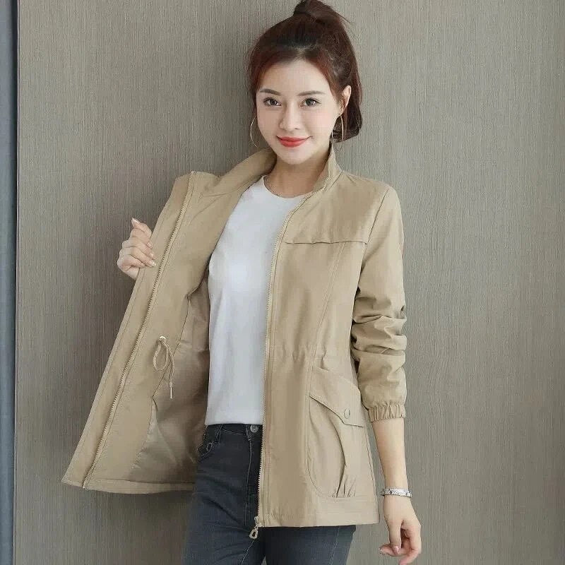 Women's lightweight short summer jacket, perfect for warm weather. Stylish casual outerwear for effortless spring fashion.