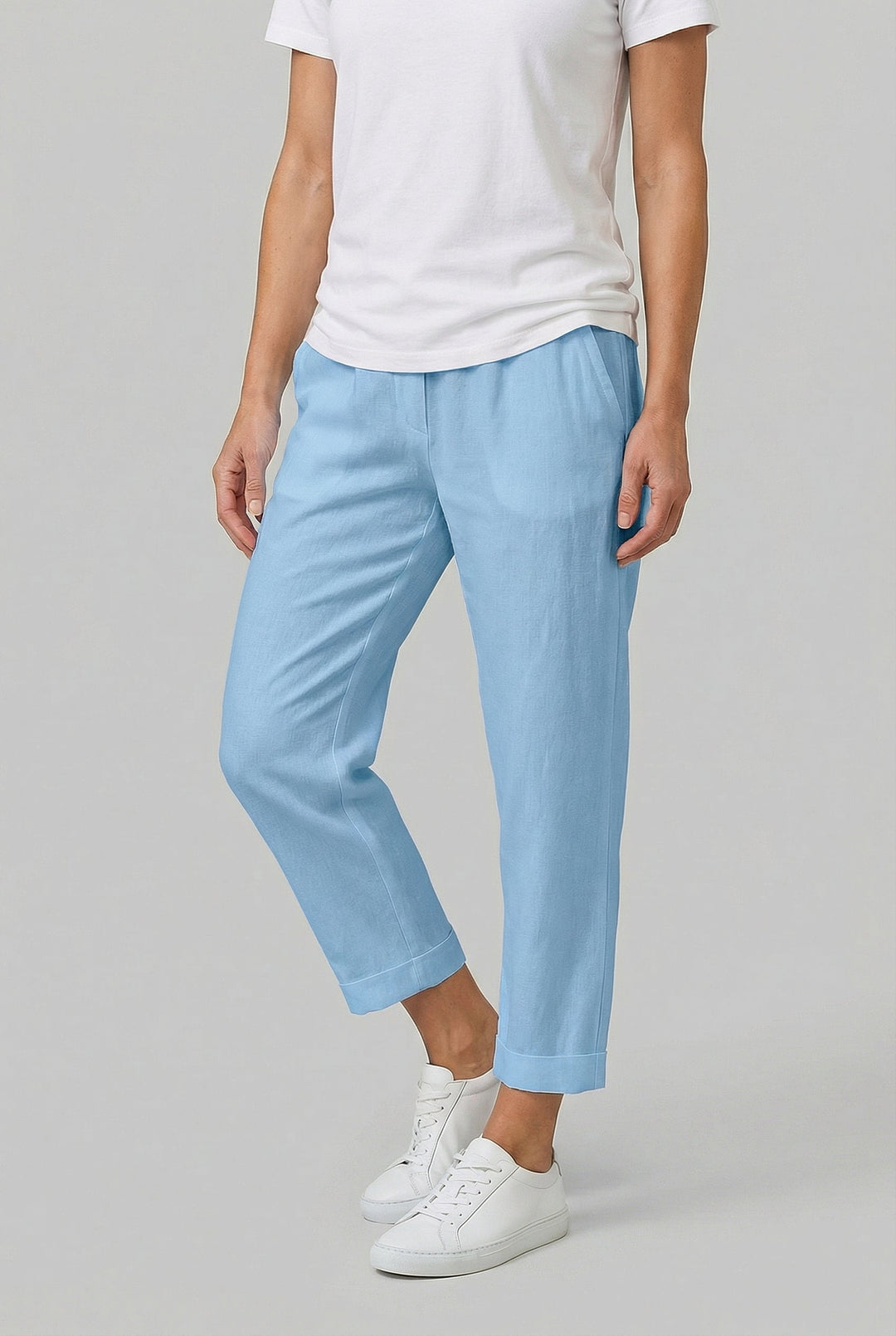Lightweight women's straight-leg trousers, relaxed fit for ultimate comfort & breathable summer fashion.