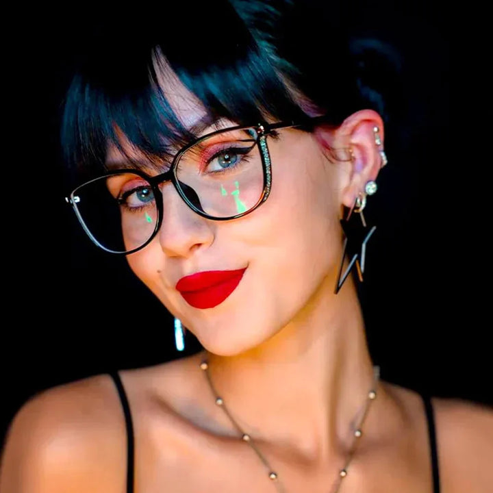 Stylish women's readers featuring a luxurious frame, perfect for comfortable daily essential & fashion.