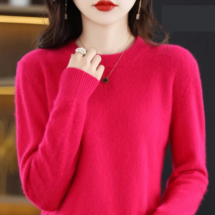 Versatile women's luxurious round neck pullover, soft and comfortable for fashionable dressing.