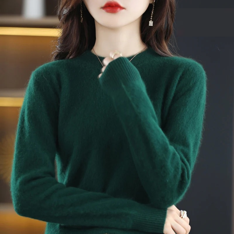 Fashionable women's round neck sweater, soft fabric offers luxurious comfort for everyday style.