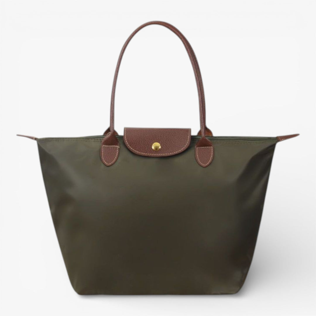 Stylish women's luxury shoulder bag. Fashionable design with secure zip, perfect for everyday use.