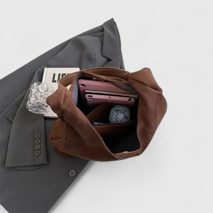 Everyday women's bag, a minimalist shoulder style for versatile fashion.