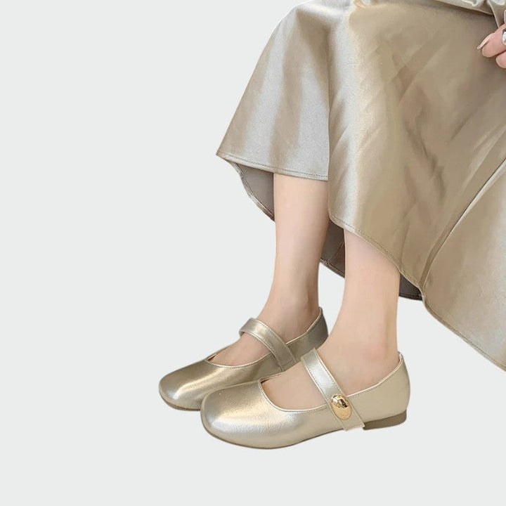 Elegant women's square toe Mary Jane shoes, glossy black perfect for versatile, comfortable wear.