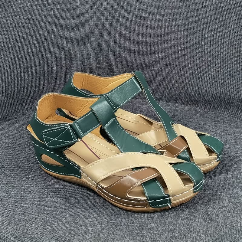 Flat women's sandals with a secure multi-strap fit, ensuring comfortable & supportive casual walking all day.