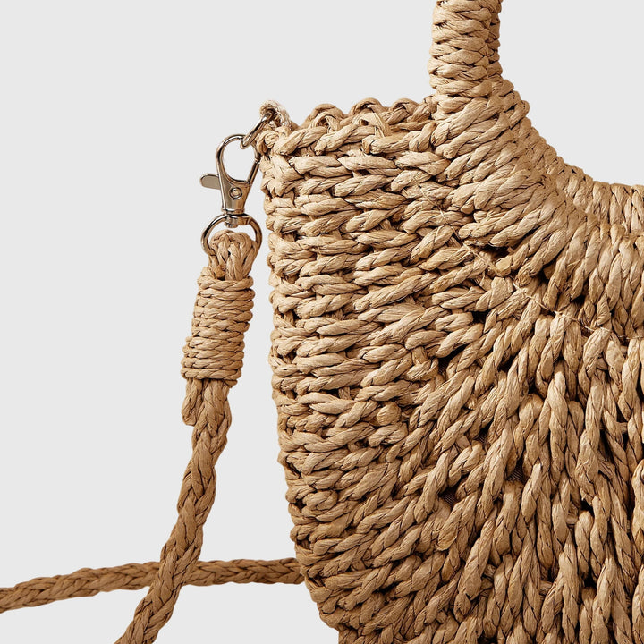 Elegant women's natural woven handbag, perfect for summer, beach outings or everyday casual use