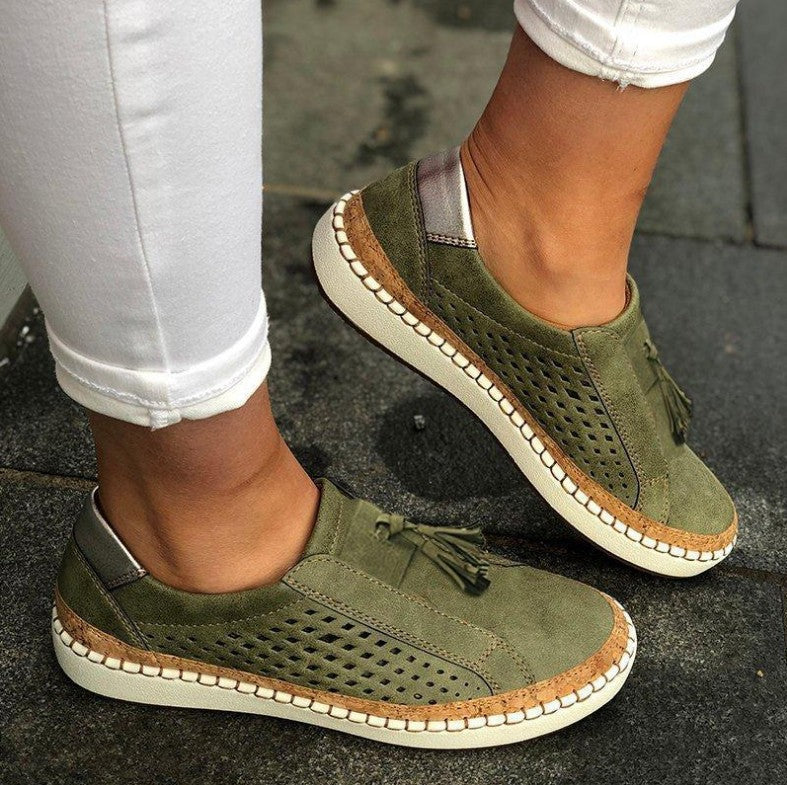 Stylish women's slip-on sandals, orthopaedic design with arch support for ultimate comfort and summer wear.