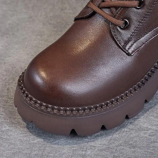 Supportive women's ankle boots designed for healthy feet, merging fashion with orthopedic comfort.