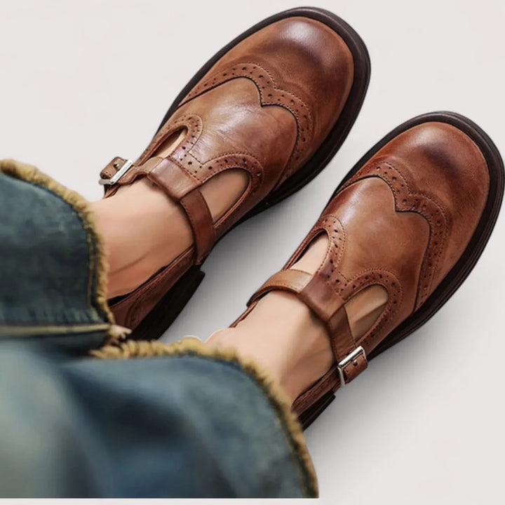 Women's orthopedic Mary Jane shoes in black leather, offering arch support for casual everyday wear.