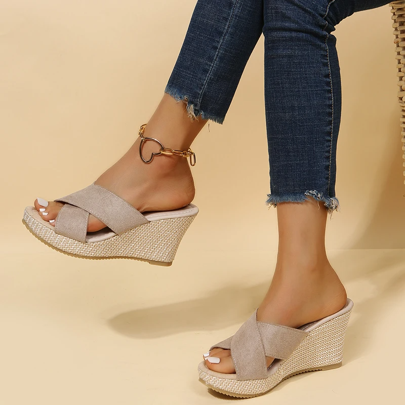 Chic women's summer sandals, open toe with orthopedic arch support for casual wear & comfort.