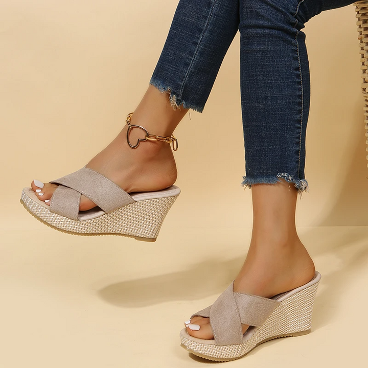 Chic women's summer sandals, open toe with orthopedic arch support for casual wear & comfort.