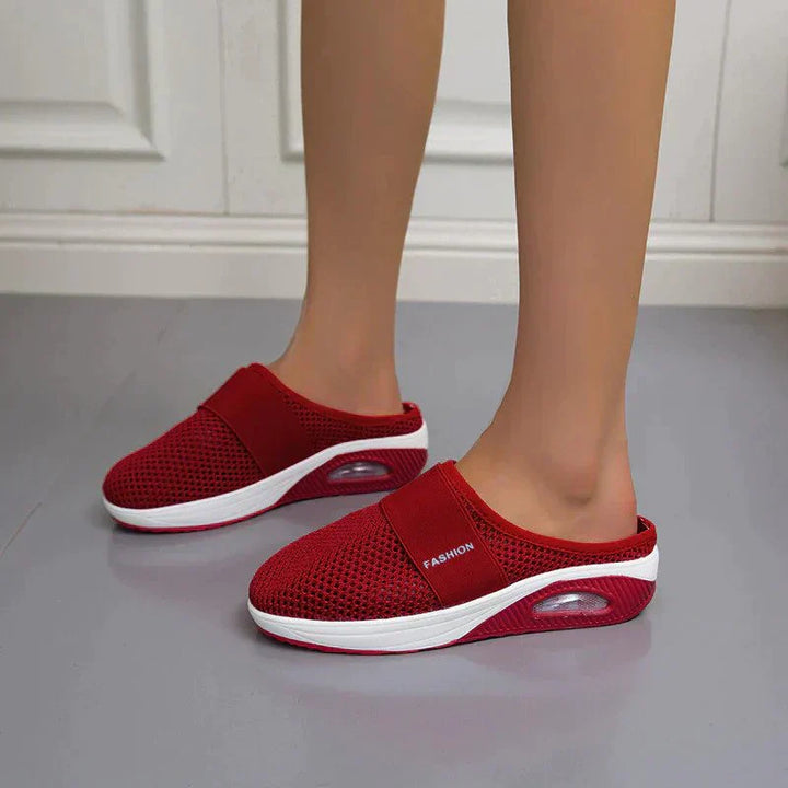 Women's orthopedic slippers, providing optimal arch support & comfort for everyday wear. Non-slip design.