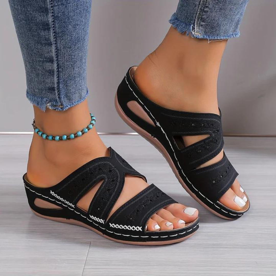 Women's orthopedic comfort sandals in brown, ideal for summer and everyday wear