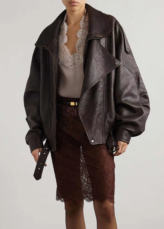 Stylish women's oversized leather bomber jacket in brown, a must-have winter coat