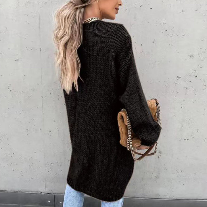 Comfortable women's long oversized duster cardigan in soft knit, ideal for casual wear and warmth.