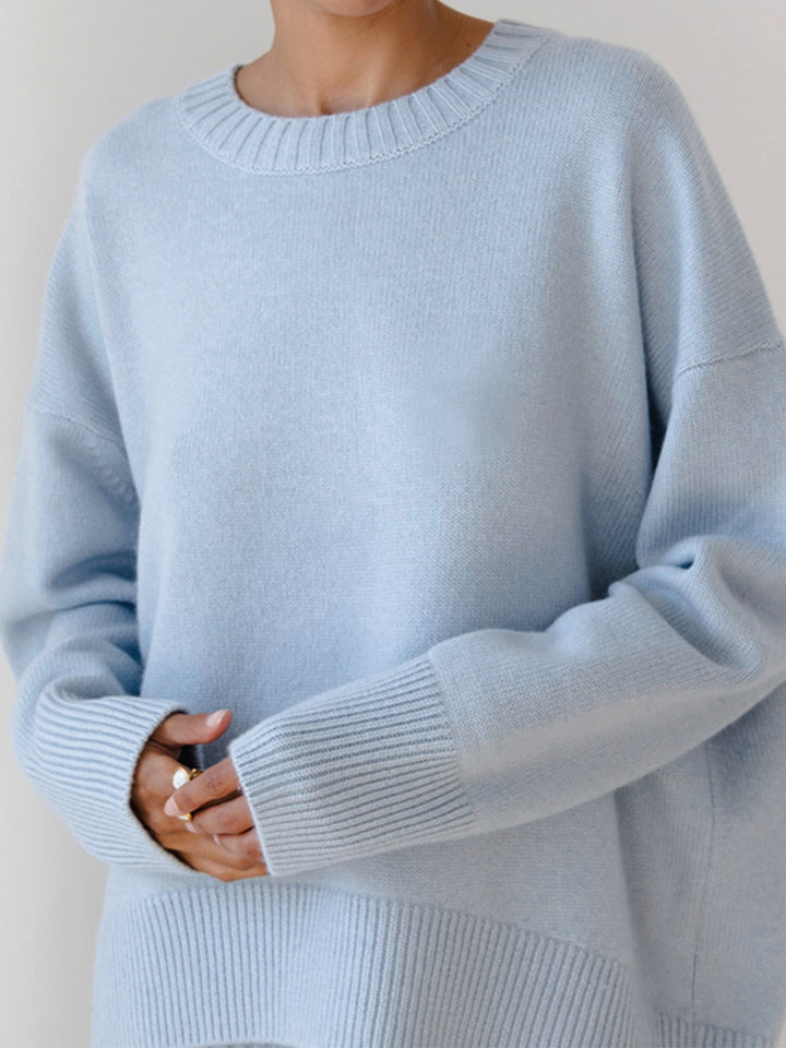 Soft women's knit pullover sweater, oversized fit, long sleeve casual wear