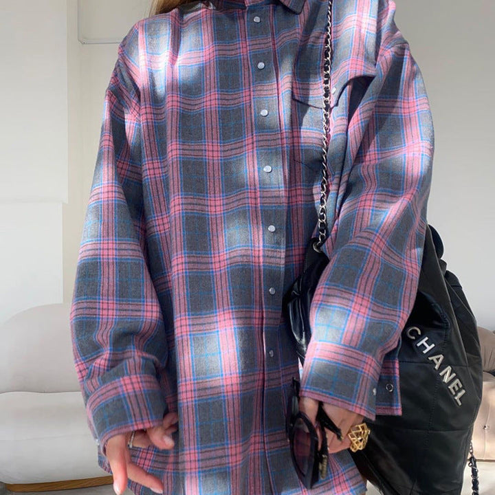 Comfortable women's oversized plaid top. Relaxed fit long sleeve button-down blouse, perfect for stylish everyday.