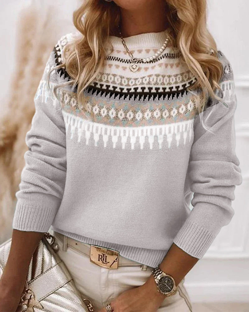 Stylish women's patterned crewneck sweater, perfect for spring, offering everyday comfort and fashion.