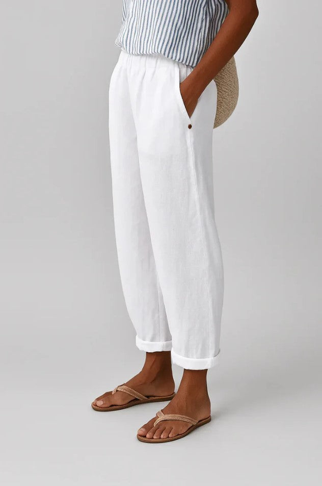Comfortable cotton-blend everyday trousers for women. Ideal versatile casual pants.