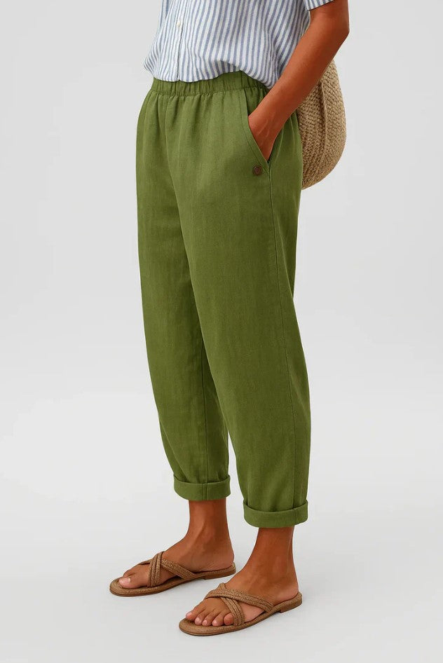 Timeless plain women's straight-leg trousers. Comfortable and chic everyday wear.