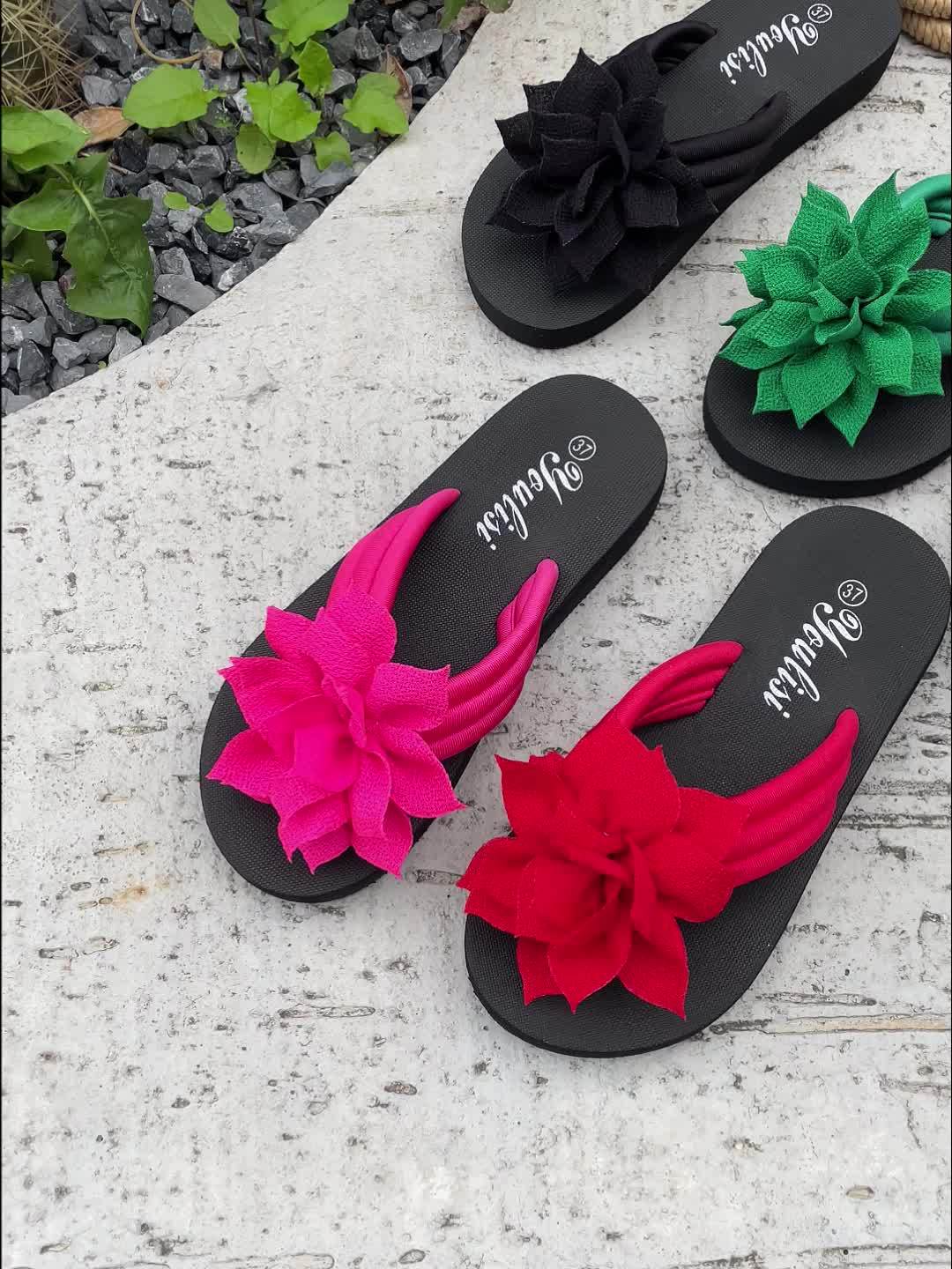 Outdoor wide fit platform flip flops for women, casual floral summer footwear.