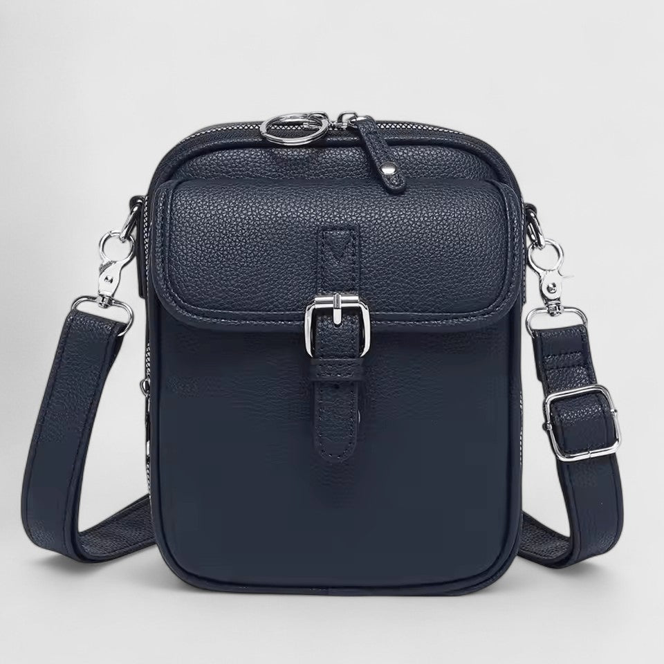 Fashionable women's everyday shoulder bag, blending practicality with style for any casual outfit.
