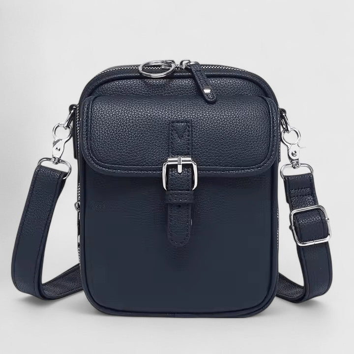 Fashionable women's everyday shoulder bag, blending practicality with style for any casual outfit.