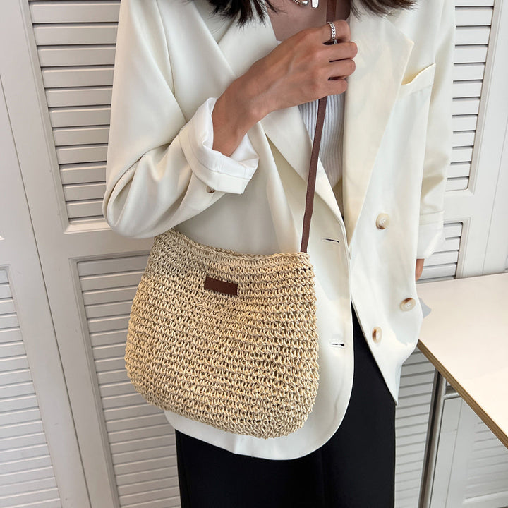 Stylish brown women's shoulder bag with a relaxed design, a versatile fashion accessory