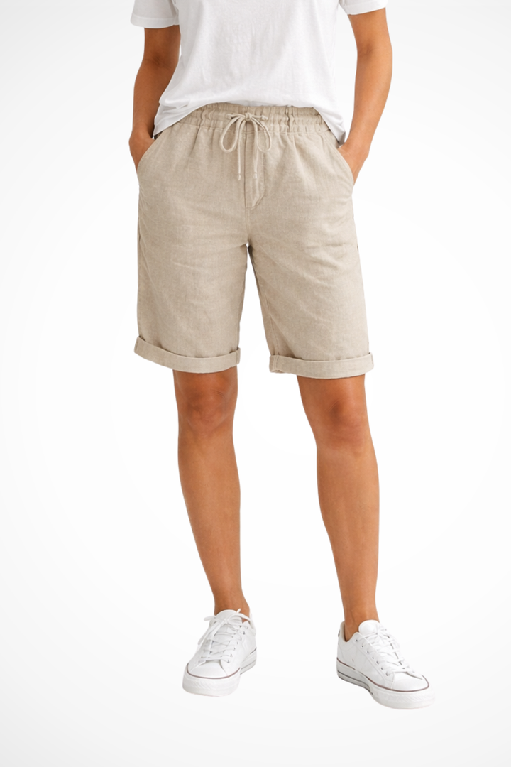 Women's relaxed fit capri pants in a light fabric, perfect for effortless everyday summer style.