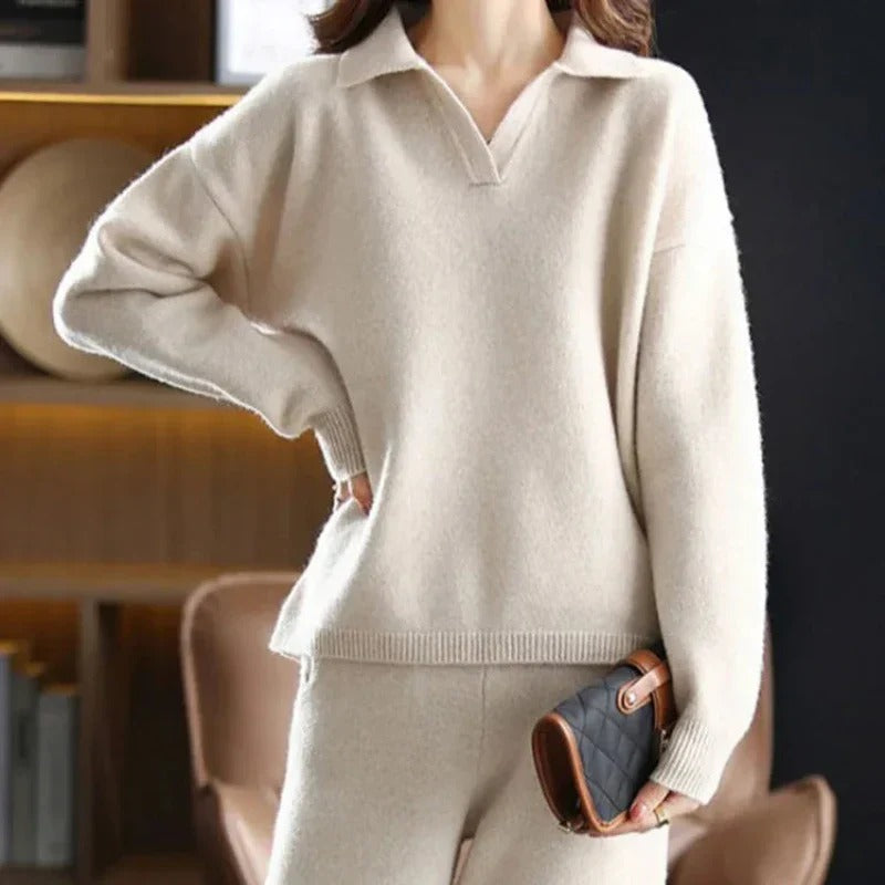 Stylish women's relaxed fit casual wear set for winter, featuring a comfortable and warm design.
