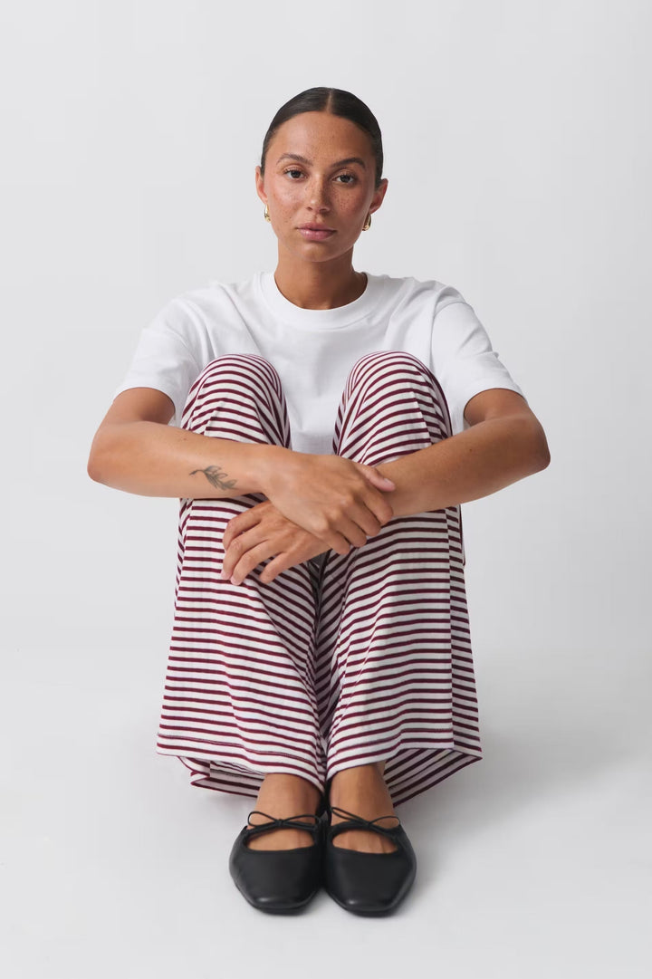 Relaxed fit striped pants for women, perfect for a casual and trendy spring look