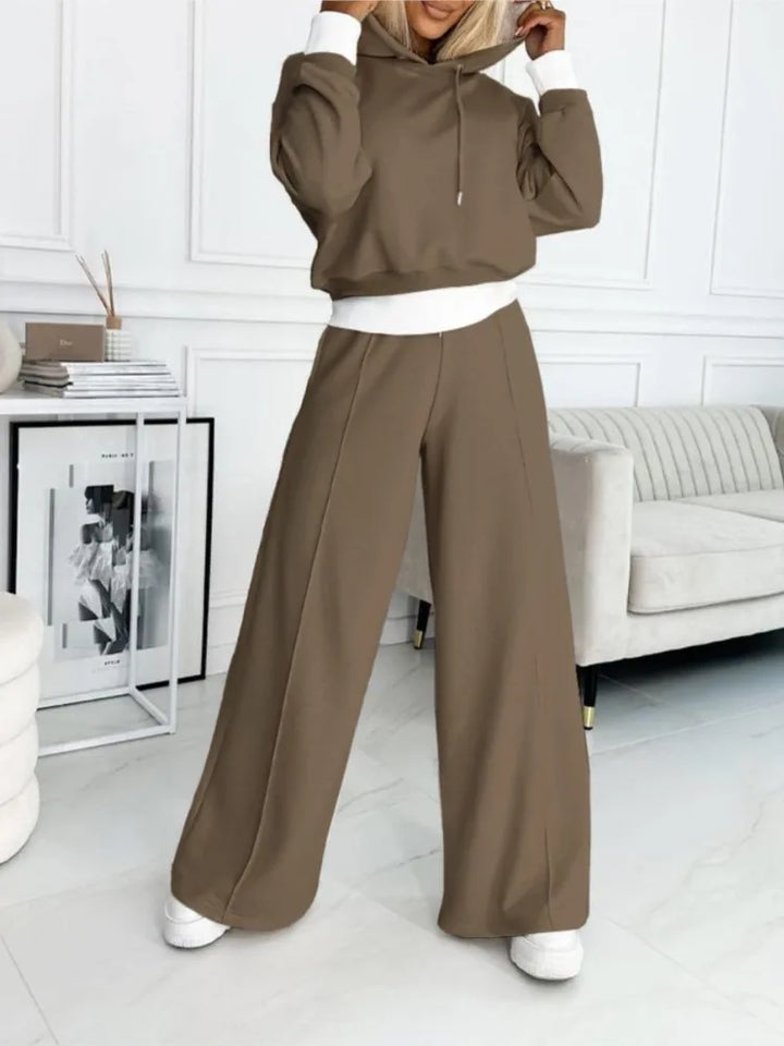 Stylish women's matching set, relaxed fit lounge wear, ideal for comfortable everyday fashion