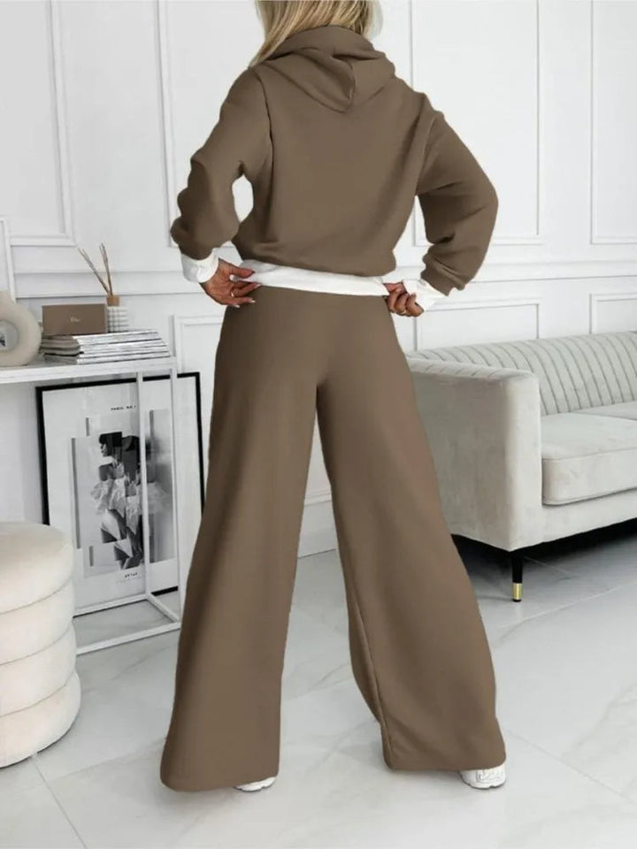 Lightweight women's two-piece set, perfect travel outfit, relaxed fit and comfortable clothing