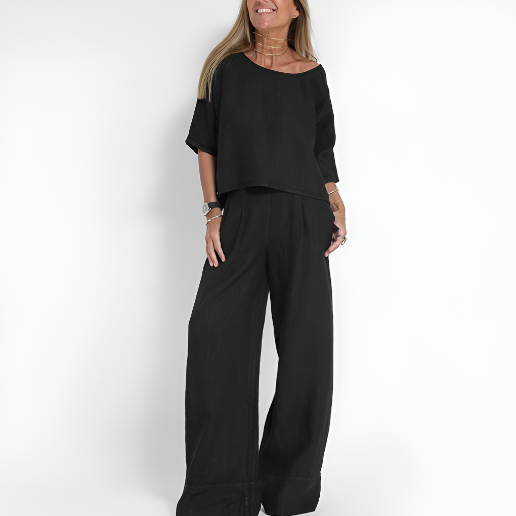 Stylish women's two piece relaxed fit matching set, ideal loungewear or vacation outfit