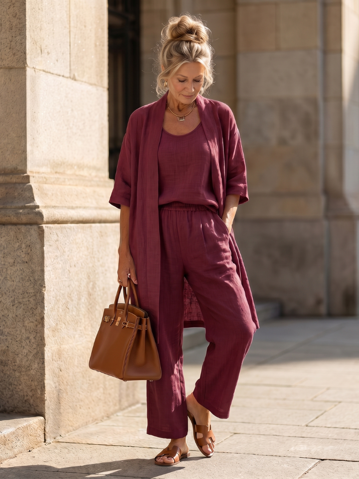 Comfort-focused women's three-piece ensemble, a relaxed fit for ultimate daily wear.