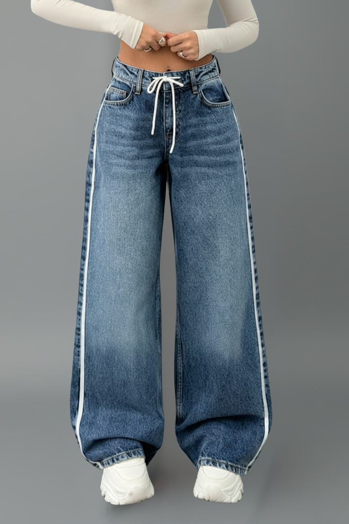 Stylish women's blue wide-leg jeans, relaxed fit with functional drawstring for comfort