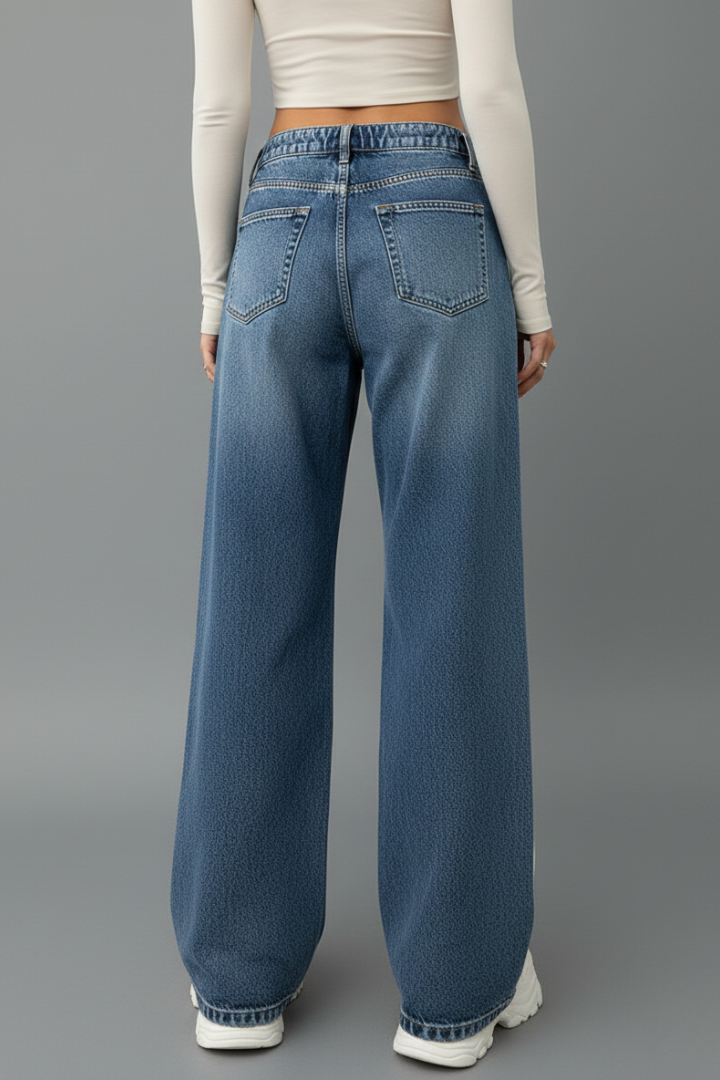 Comfortable women's blue jeans, wide-leg relaxed fit, perfect for everyday casual wear