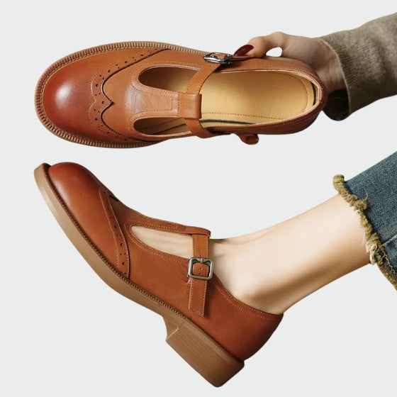 Vintage style Mary Jane shoes for women, classic black with buckle, ideal for daily use