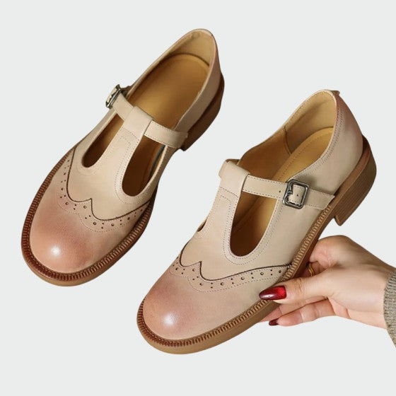 Comfortable women's retro footwear, black Mary Jane flats for a classic look